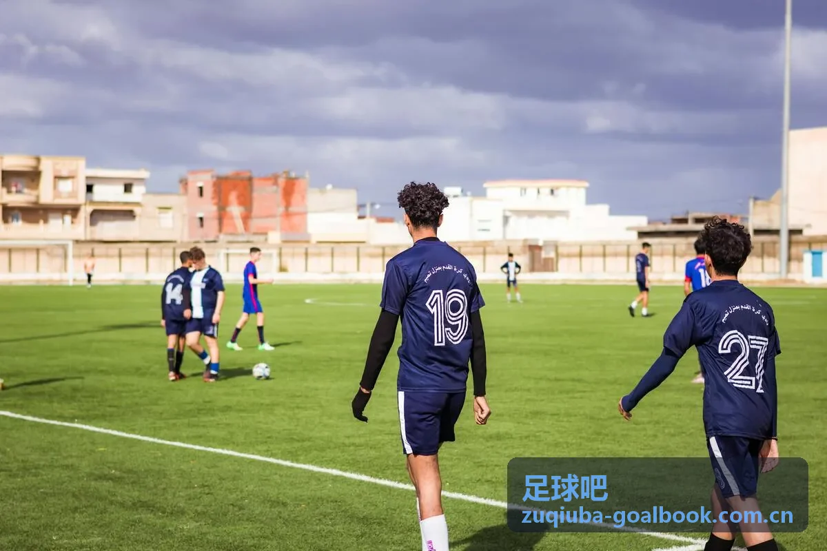 足球吧赛事资讯：意甲争冠局势国际米兰与那不勒斯